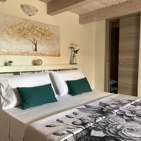 Alojamento de Acomodação e Pequeno-almoço Sotto Al Nemoli